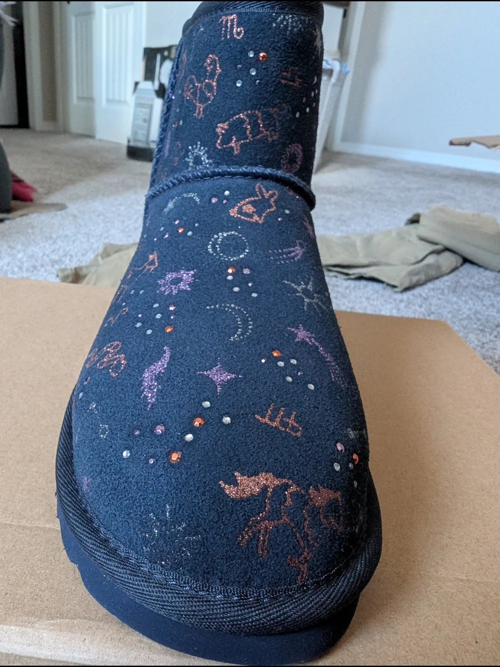 New!! UGG W Classic Zodiac Mini Boots - Black with Multicolor Zodiac Print Sz 7